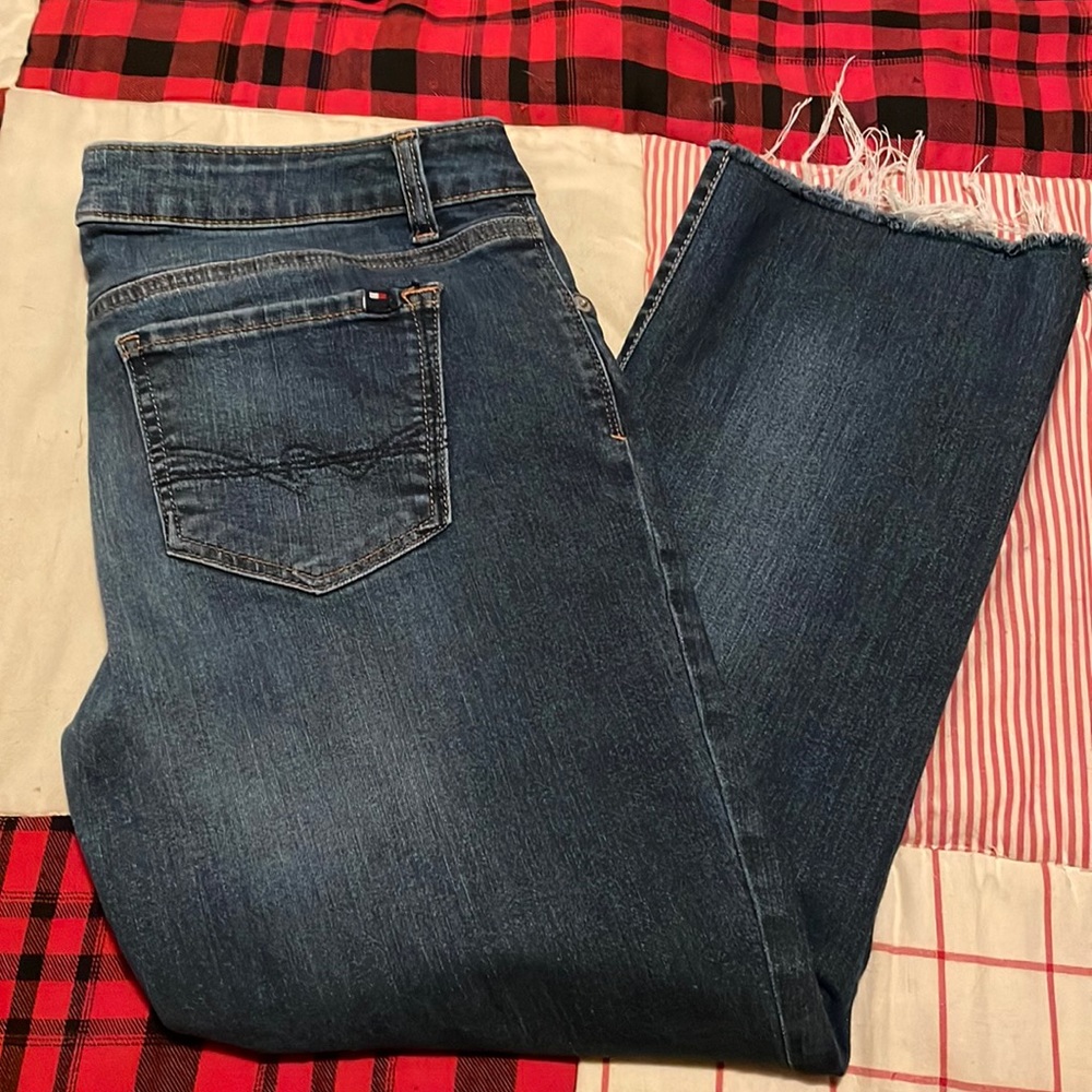 Tommy Hilfiger straight leg Jean 8